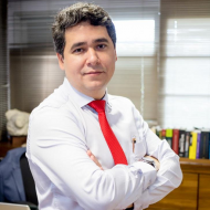 Prof. Vinicius Calado